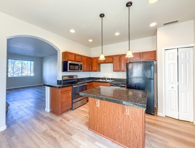 Building Photo - 12726 Jasmine Ct