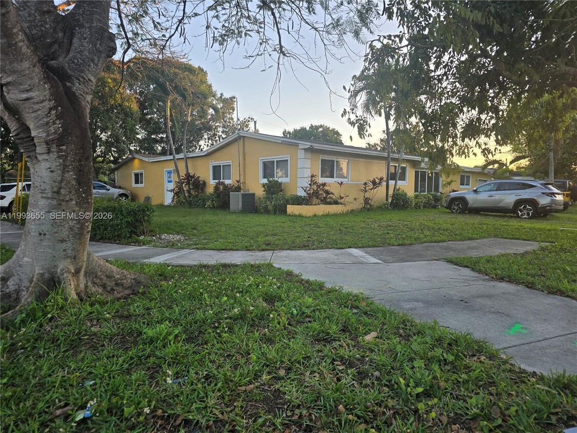Building Photo - 9200 SW 164th St