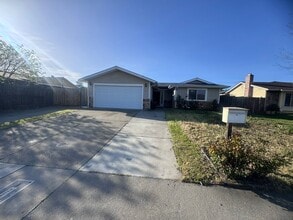 Building Photo - 6348 Glenhills Way