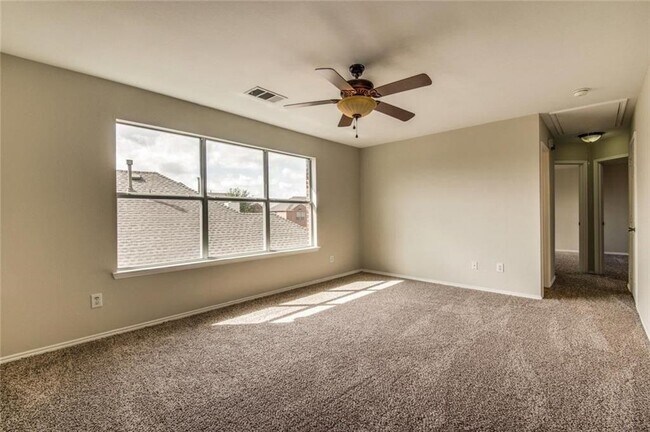 Building Photo - 13553 Valley Mills Dr