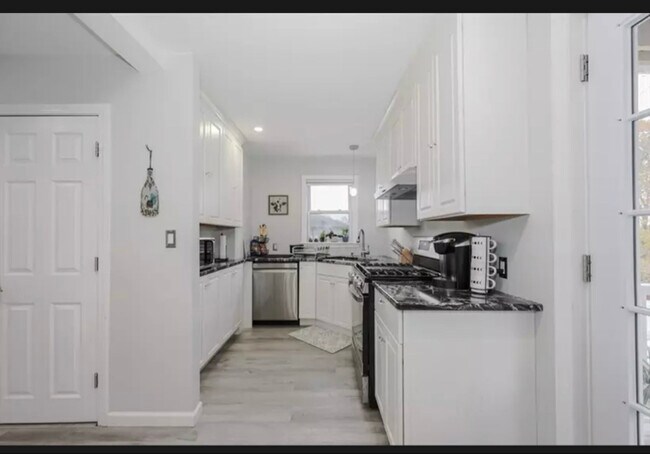 Foto del edificio - 35 Honora Ave