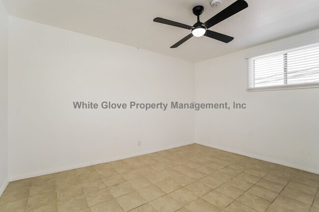 Foto del edificio - Charming Upstairs One Bedroom Apartment
