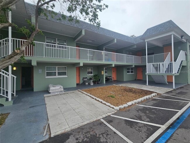 Foto del edificio - 2035 Alpine Rd