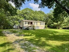 Building Photo - 612 N McDonough Rd