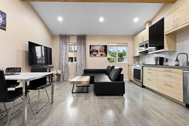 Building Photo - 11429 Dona Pegita Dr