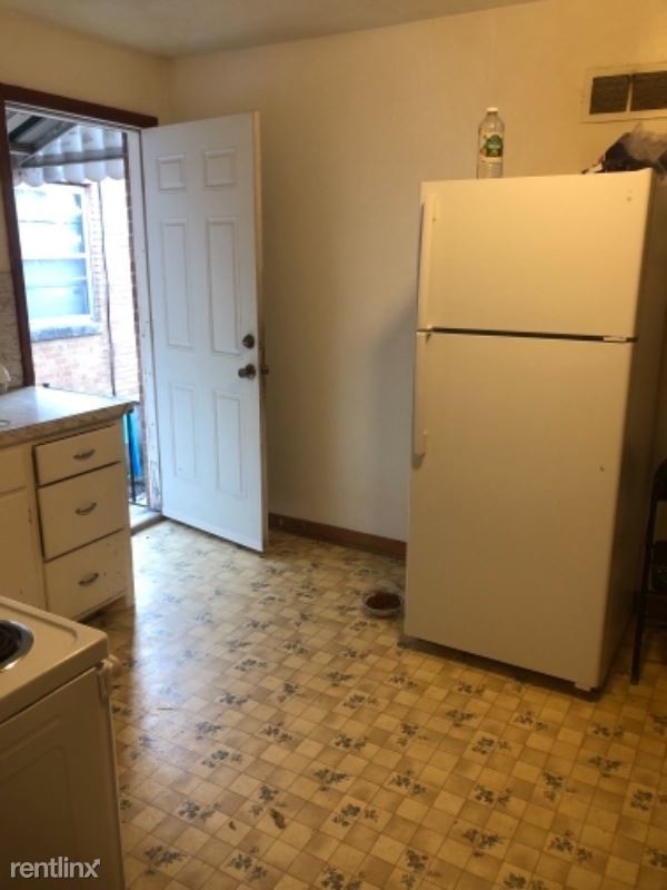 Building Photo - 2 br, 1 bath Apartment - 809 Broadway