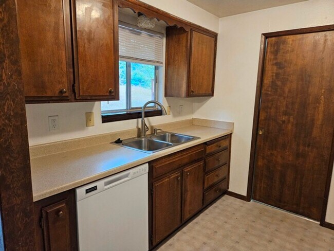 Foto del edificio - 2349 SW Crestwood Ct