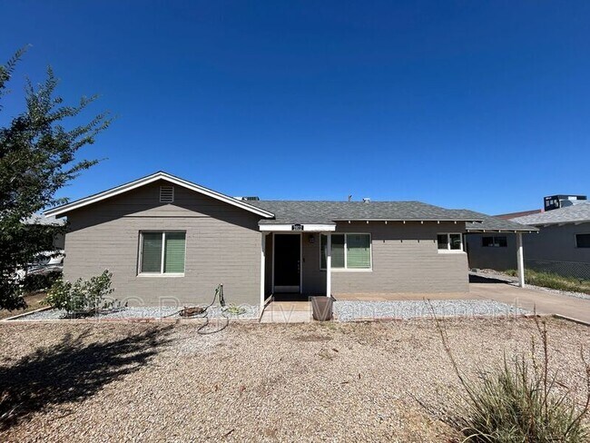 Photo - 2812 N 35th St House