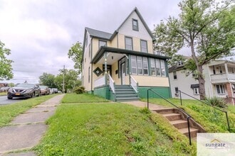 Building Photo - 2900 E Strathmore Ave