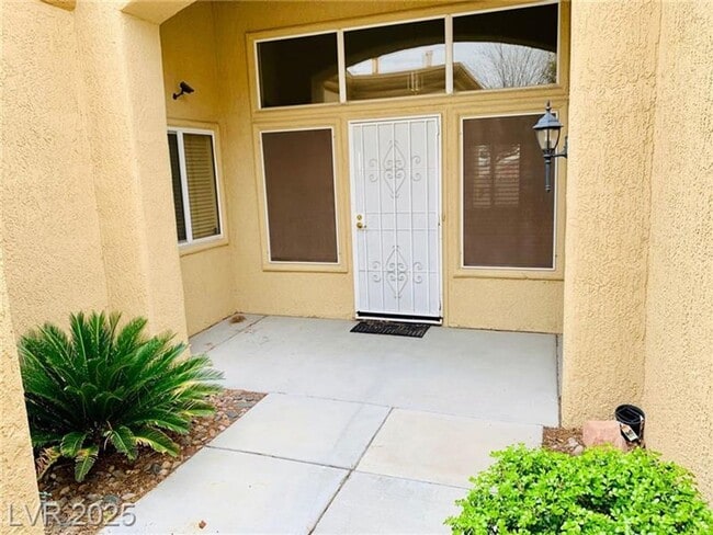 Building Photo - Clean and comfortable townhome in Sun City...