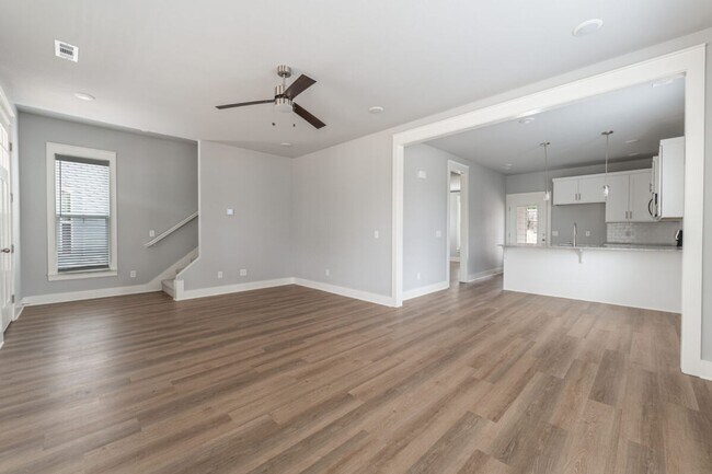 Building Photo - Beautiful New Home