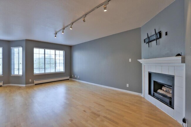 Building Photo - 1655 Chestnut St
