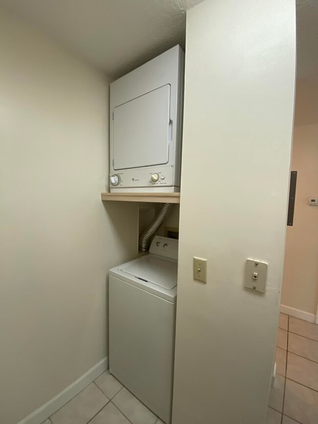 Foto del edificio - 314 Westlake Ct