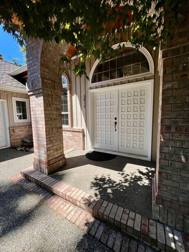 Building Photo - Beautiful 3-Bed 3-Bath home on Semiahmoo G...