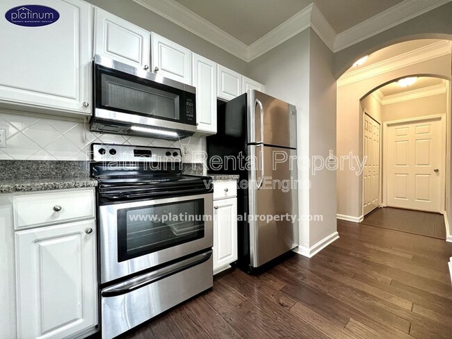 Building Photo - 1850 Cotillion Dr