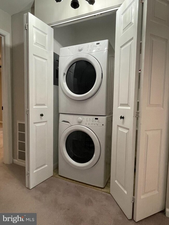 Foto del edificio - 218 Valley Stream Ln