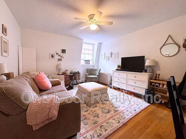 Building Photo - 710A Wythe Ln