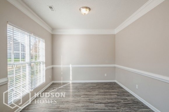 Building Photo - 2302 Equestrian Dr