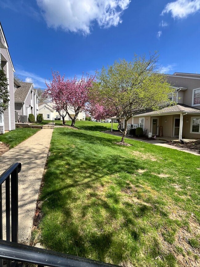 Foto del edificio - 2 Bed 2 Bath Condo in Council Rock School ...