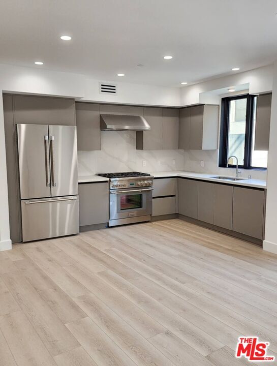 Foto principal - 9806 Vidor Dr