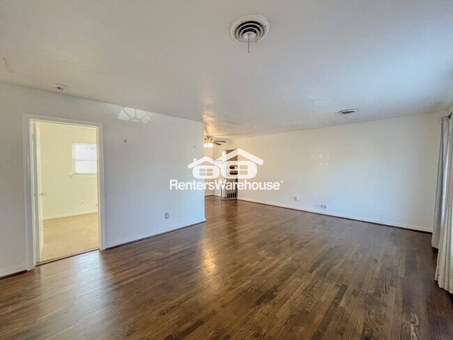 Foto del edificio - 5801 Townley Ave