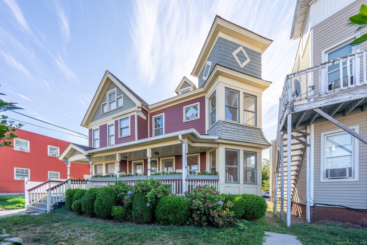Primary Photo - 150 Myrtle Ave