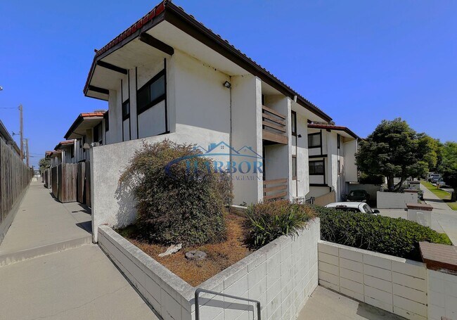 Foto del edificio - 3-Bed Townhome | EV Charger, New Appliance...