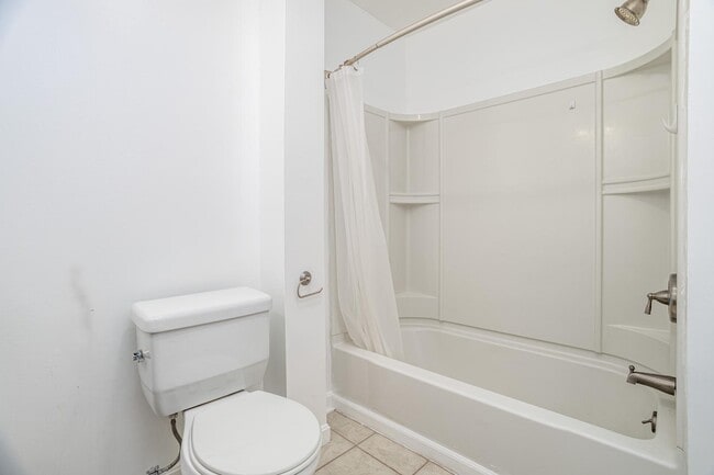 Building Photo - 47 Hartford St