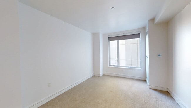 Interior Photo - 100 Pier 4