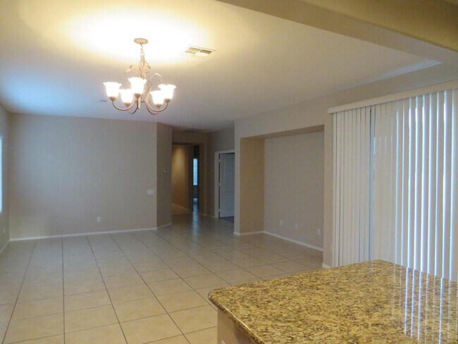 Building Photo - 336 N 77th Pl