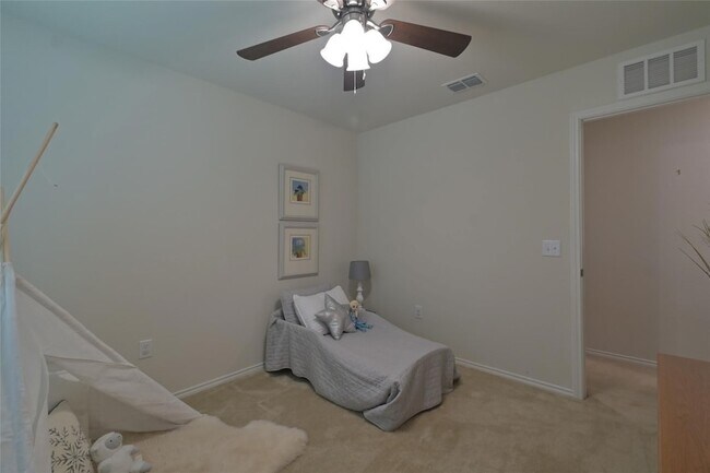 Foto del edificio - 1205 Waggoner Dr
