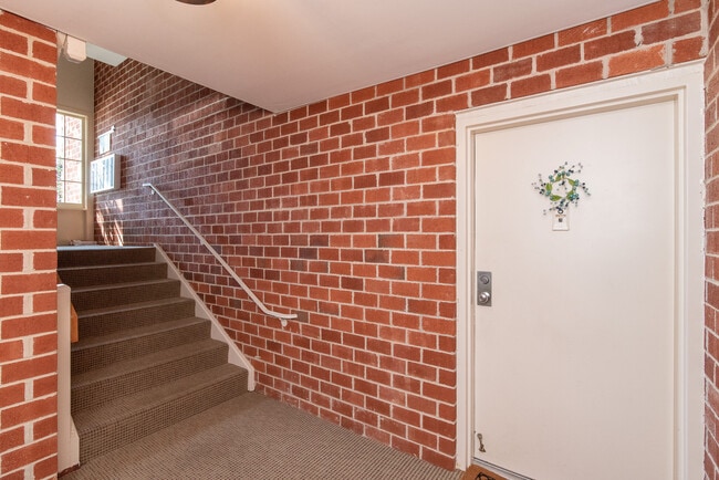 Building Photo - 112 Castletown Rd