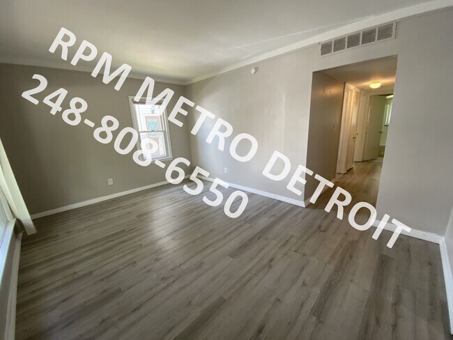 Building Photo - Cute 3-Bedroom Ranch in Dearborn Heights