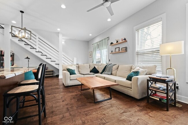 Foto del edificio - 2464 Broadway St