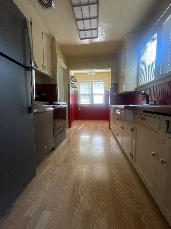 Foto del edificio - Now renting 2 bedroom House