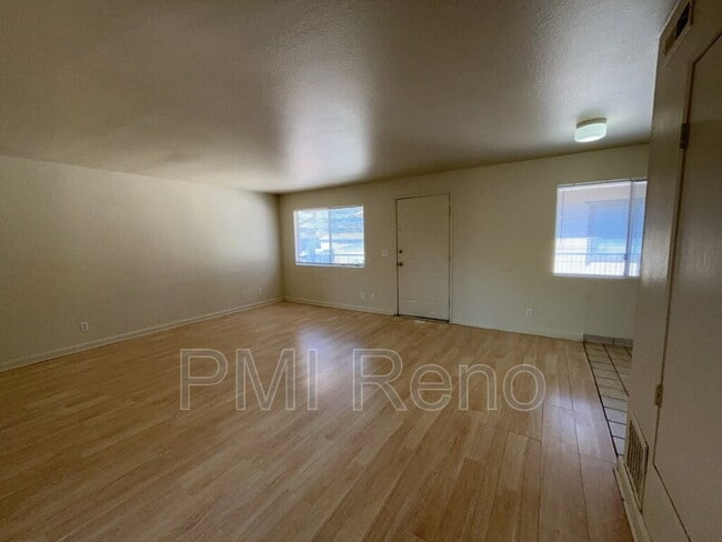 Foto del edificio - 690 Field St