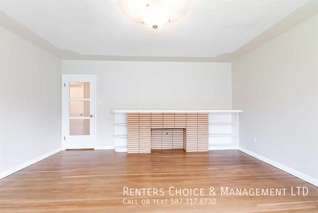 Building Photo - Dog Friendly Main Floor Across From Medici...
