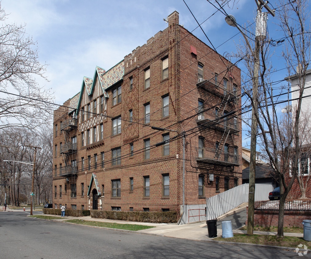 Primary Photo - 105 W 39th St
