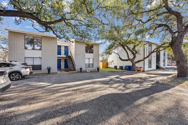 Foto del edificio - 5215 St Georges Green