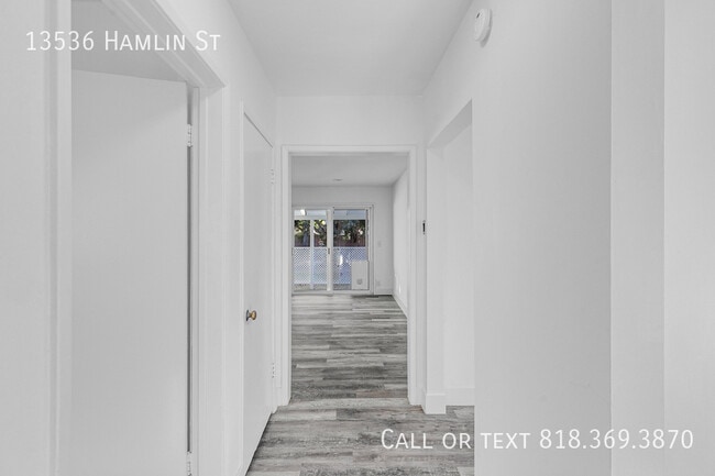 Foto del edificio - 13536 Hamlin St