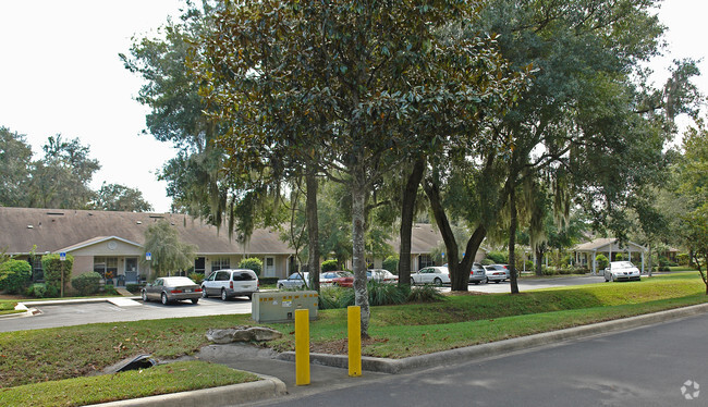 Foto del edificio - Inverness Club Senior Apartments