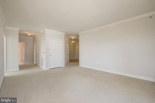 Building Photo - 5800 Clipper Ln