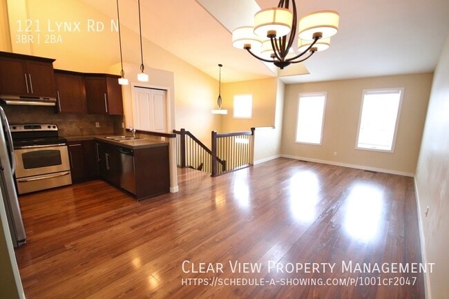 Building Photo - Luxury 3 berooms, 2 bathrooms townhouse in...