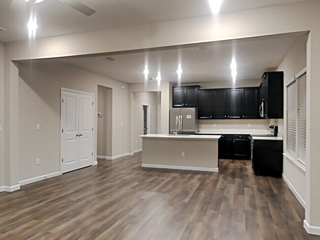 Building Photo - 111 Hemlock Point