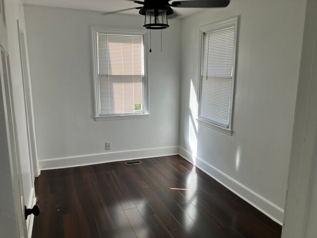 Building Photo - 203 Branham St