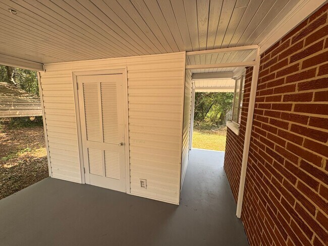 Foto del edificio - North Augusta Ranch with Tons of Natural Lighting!