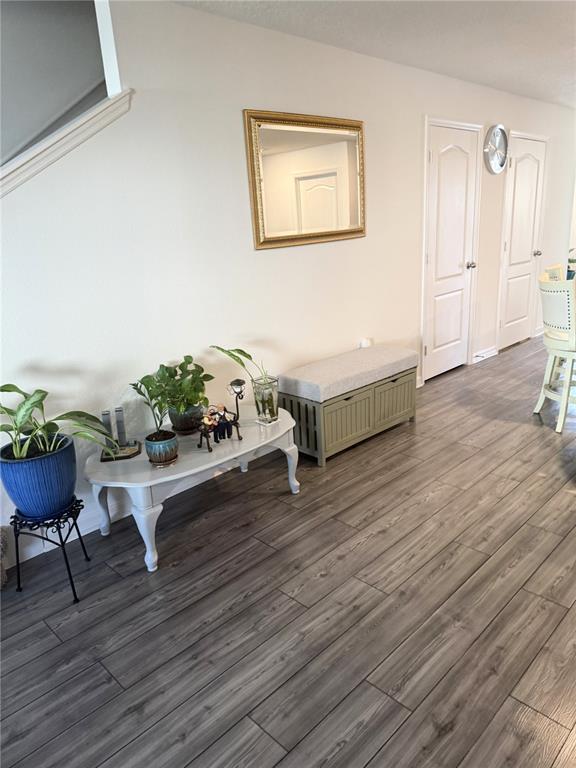 Foto del edificio - 1643 Wynford Cir