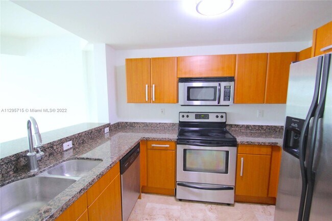 Building Photo - 6362 Collins Ave