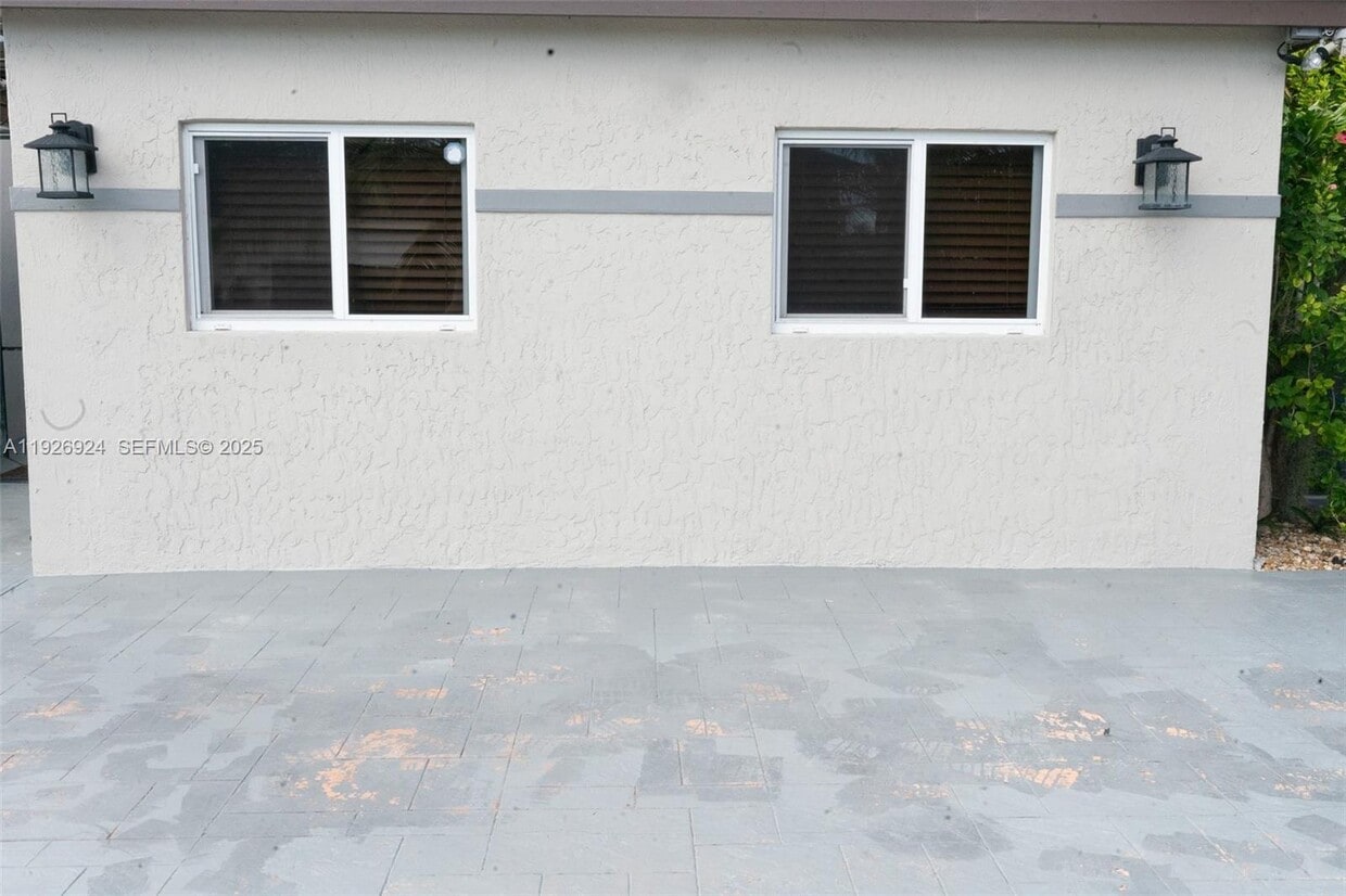 Foto principal - 16060 SW 144th Ave