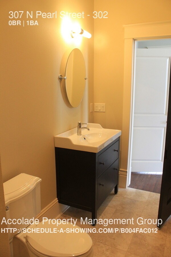 Building Photo - Luxury Downtown Living at the Kleinberg